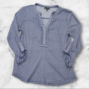 The Limited Women's Blue Long Sleeve  Blouse Top Shirt Size Medium (M) D27